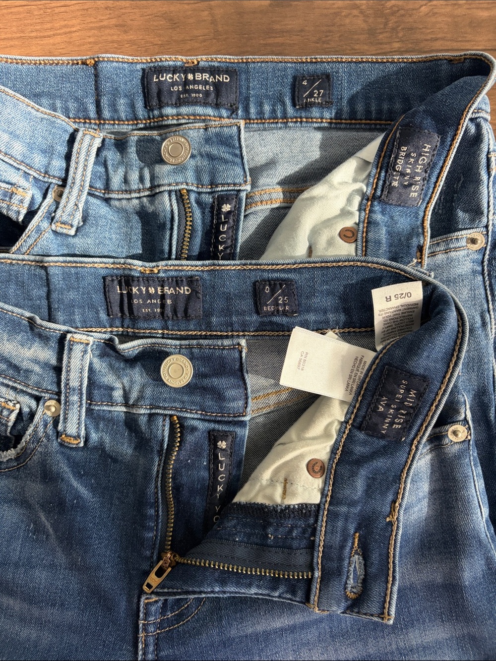Women’s Lucky Brand Med Washed Indigo denim - Lot of 2